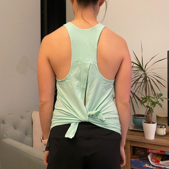 Lululemon Back Tie Tank Top Seafoam - Picture 4 of 7
